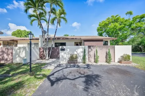 13776 Kendale Lakes Drive Miami FL 33183