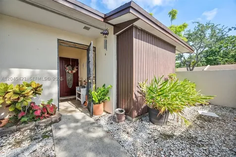 13776 Kendale Lakes Drive Miami FL 33183