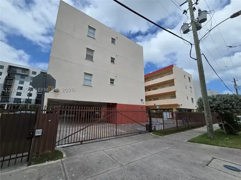 1627 NW 18th Street Miami FL 33125