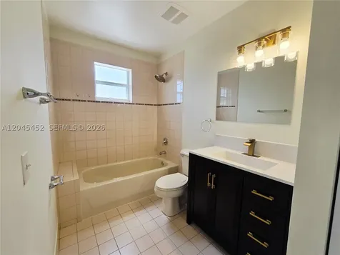 1627 NW 18th Street Miami FL 33125