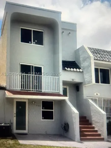 984 W 40th Street Hialeah FL 33012