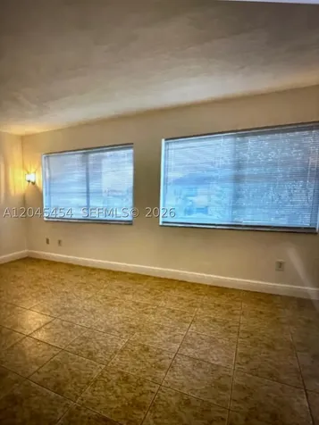 984 W 40th Street Hialeah FL 33012