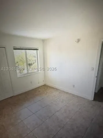 984 W 40th Street Hialeah FL 33012