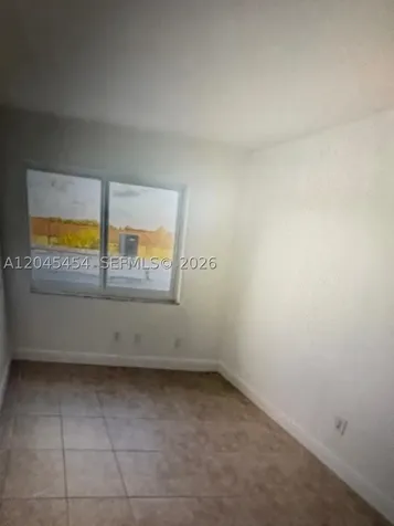 984 W 40th Street Hialeah FL 33012
