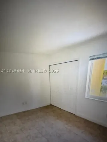 984 W 40th Street Hialeah FL 33012