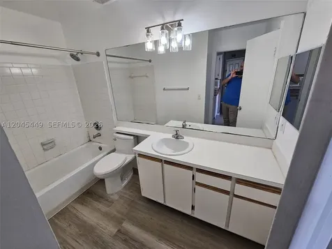 18306 NW 68th Avenue Hialeah FL 33015