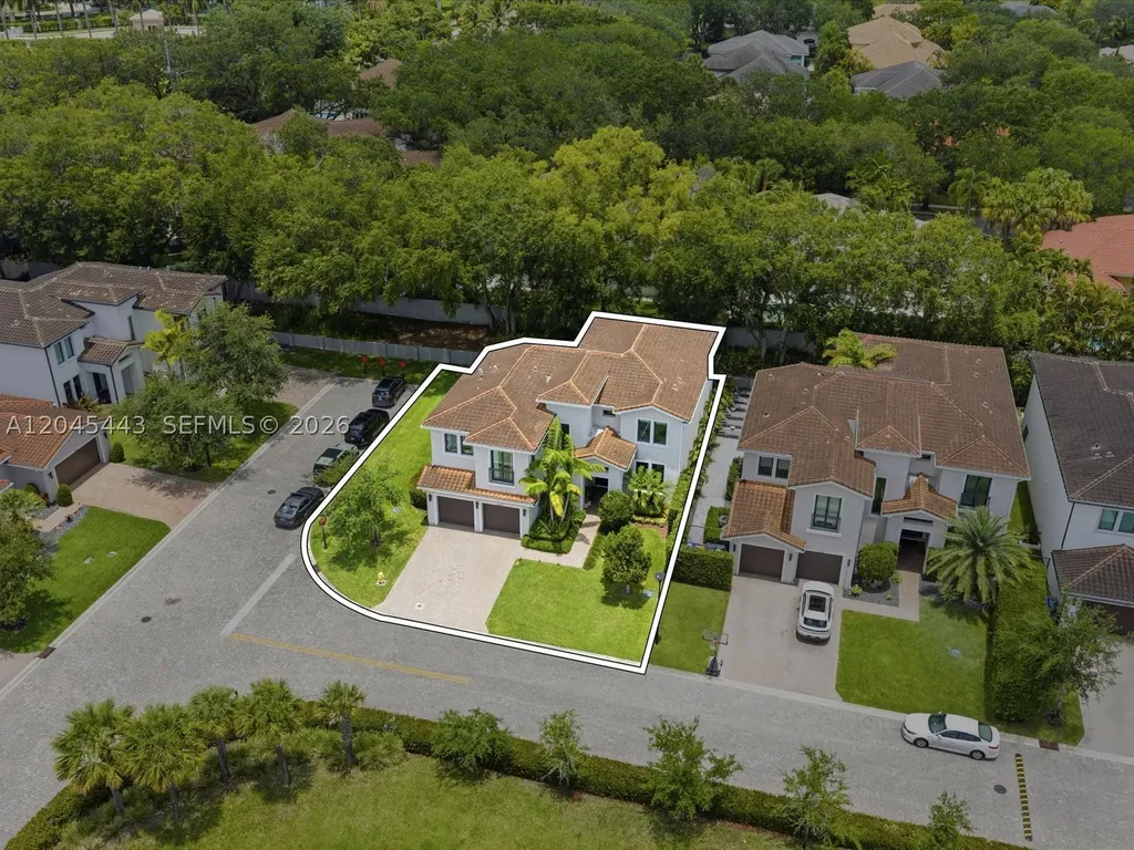 3439 N Brookfield Circle N Hollywood FL 33312