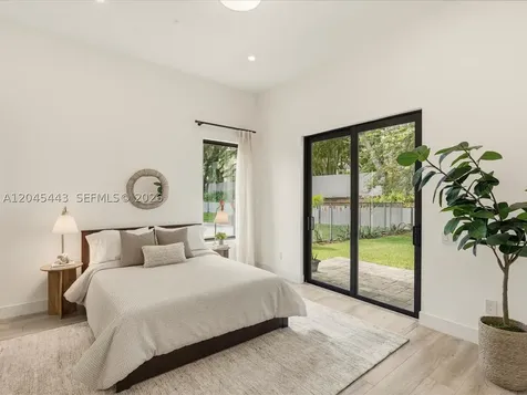 3439 N Brookfield Circle N Hollywood FL 33312