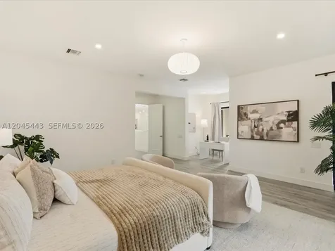 3439 N Brookfield Circle N Hollywood FL 33312