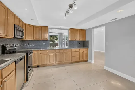 120 SW 96th Terrace Plantation FL 33324