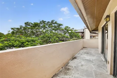 120 SW 96th Terrace Plantation FL 33324
