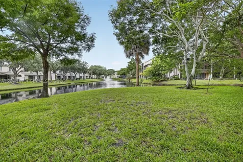 120 SW 96th Terrace Plantation FL 33324