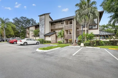 120 SW 96th Terrace Plantation FL 33324