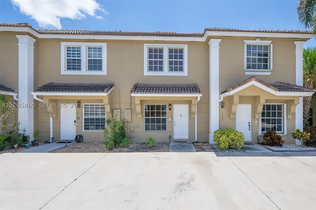728 SW 122nd Avenue Pembroke Pines FL 33025