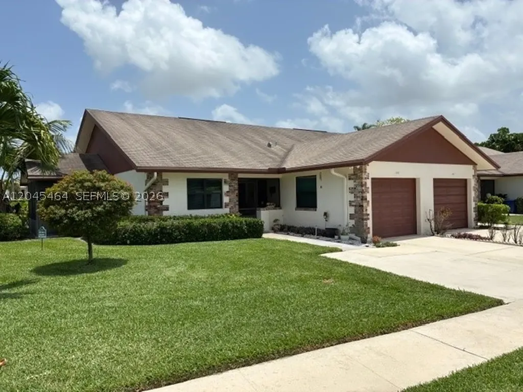 100 S Moccasin Trail S Jupiter FL 33458