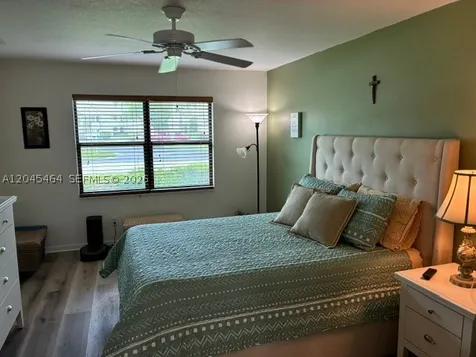 100 S Moccasin Trail S Jupiter FL 33458