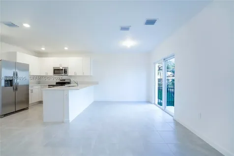 5125 SW 37th Street Pembroke Park FL 33023