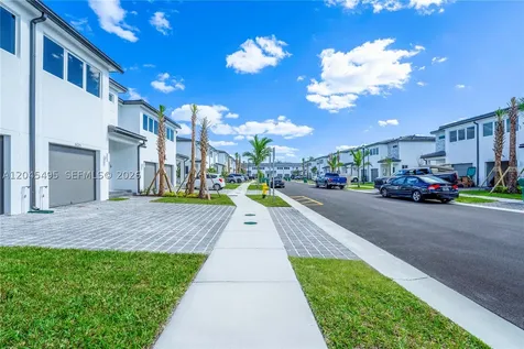 5125 SW 37th Street Pembroke Park FL 33023