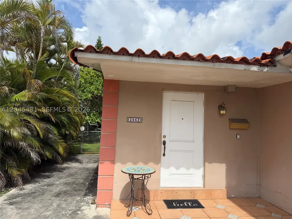 2862 SW 38 Avenue Miami FL 33134