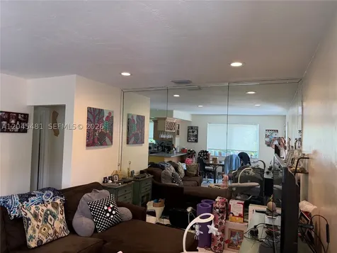 2862 SW 38 Avenue Miami FL 33134