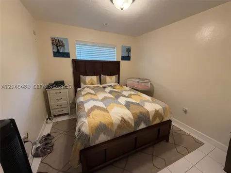 2862 SW 38 Avenue Miami FL 33134