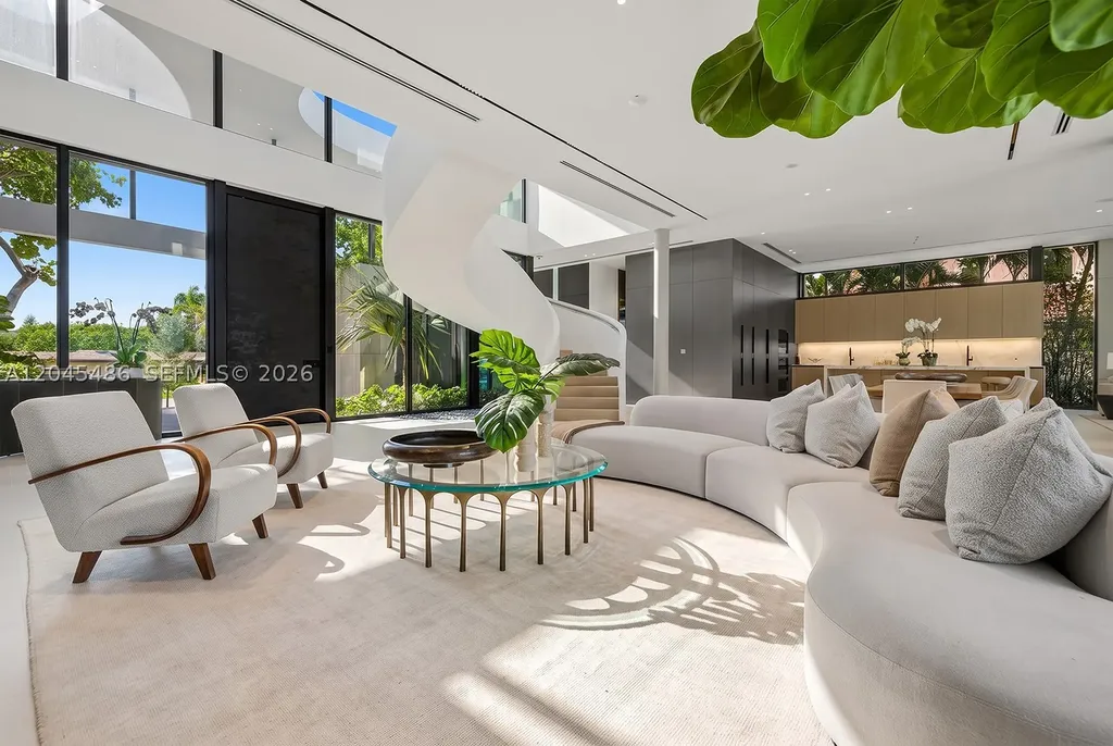 1015 S Southlake Drive Hollywood FL 33019