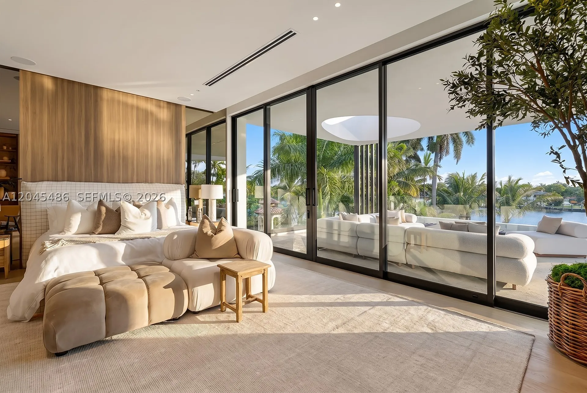 1015 S Southlake Drive Hollywood FL 33019
