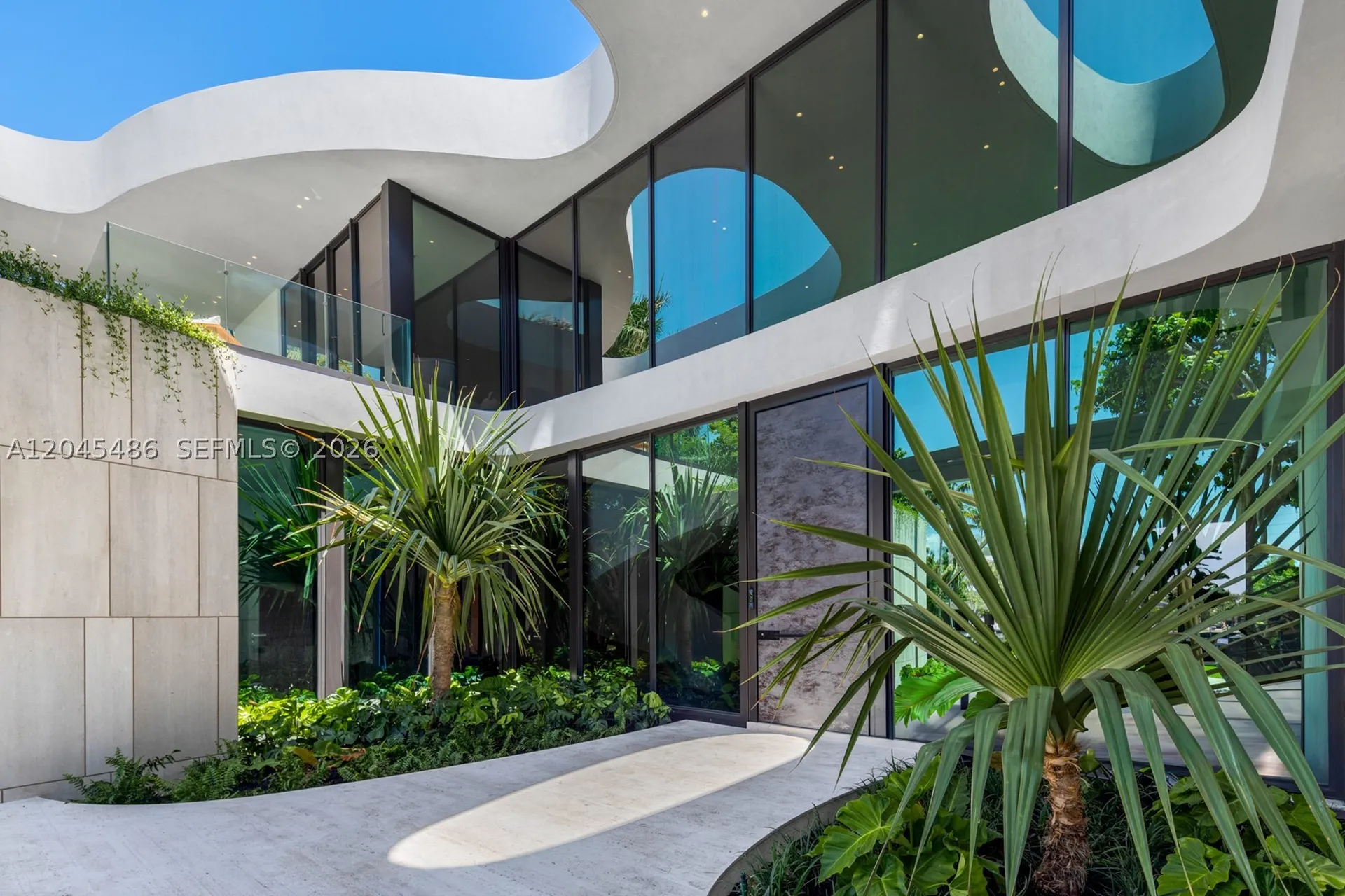 1015 S Southlake Drive Hollywood FL 33019