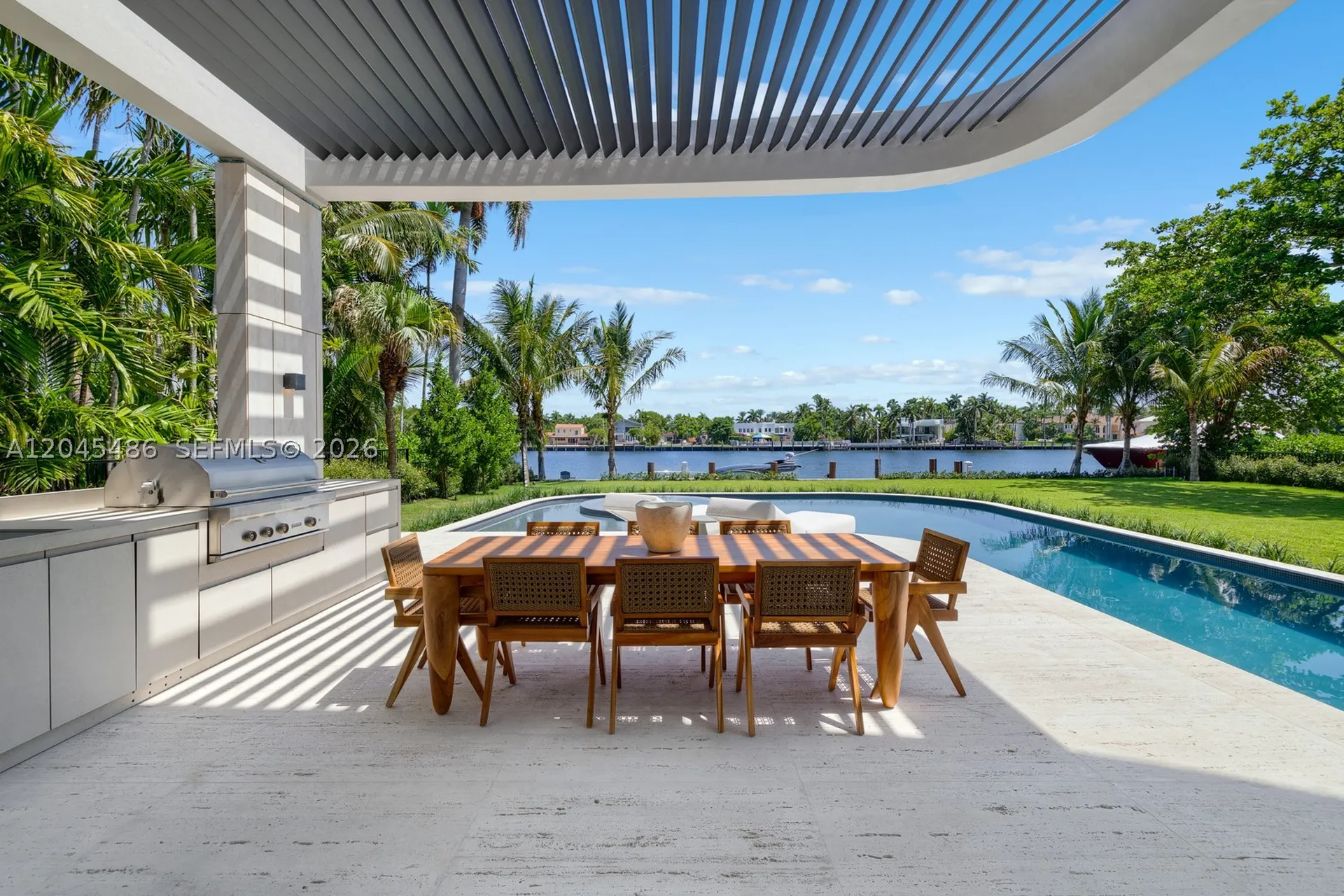 1015 S Southlake Drive Hollywood FL 33019