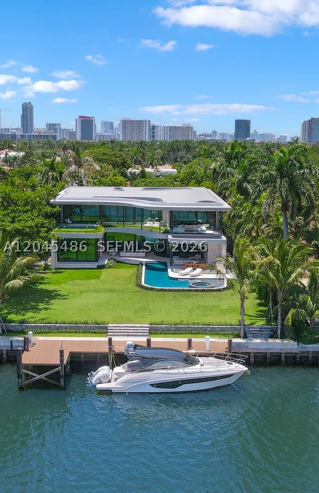 1015 S Southlake Drive Hollywood FL 33019
