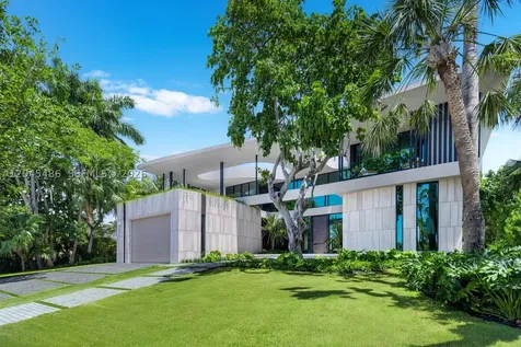 1015 S Southlake Drive Hollywood FL 33019