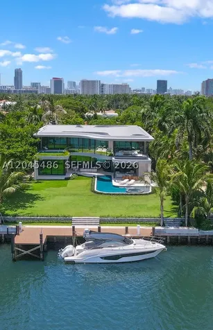 1015 S Southlake Drive Hollywood FL 33019