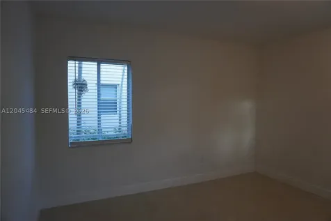 2880 Pine Tree Drive Miami Beach FL 33140