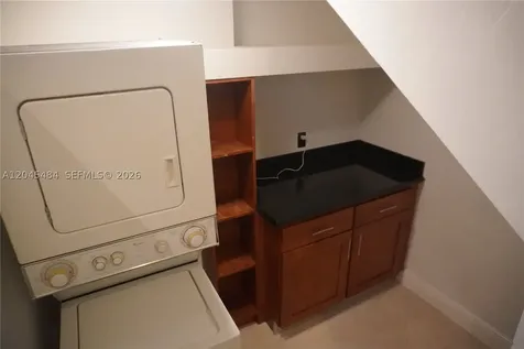 2880 Pine Tree Drive Miami Beach FL 33140