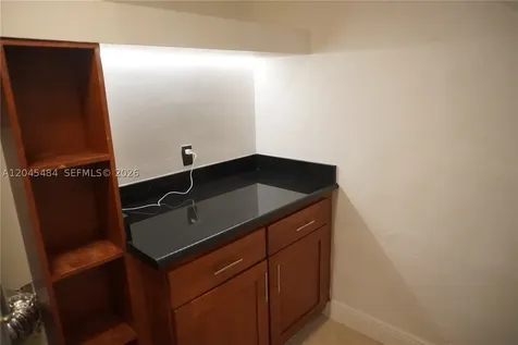 2880 Pine Tree Drive Miami Beach FL 33140