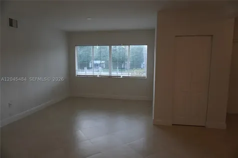 2880 Pine Tree Drive Miami Beach FL 33140