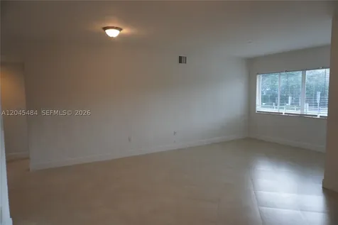2880 Pine Tree Drive Miami Beach FL 33140