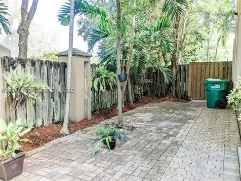 8853 SW 108th Place Miami FL 33176