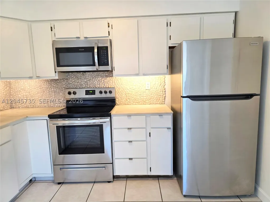 2111 N 26th Avenue Hollywood FL 33020