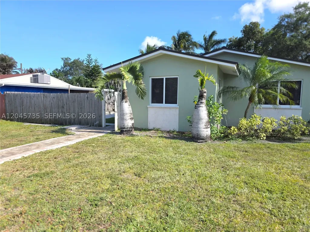 2111 N 26th Avenue Hollywood FL 33020