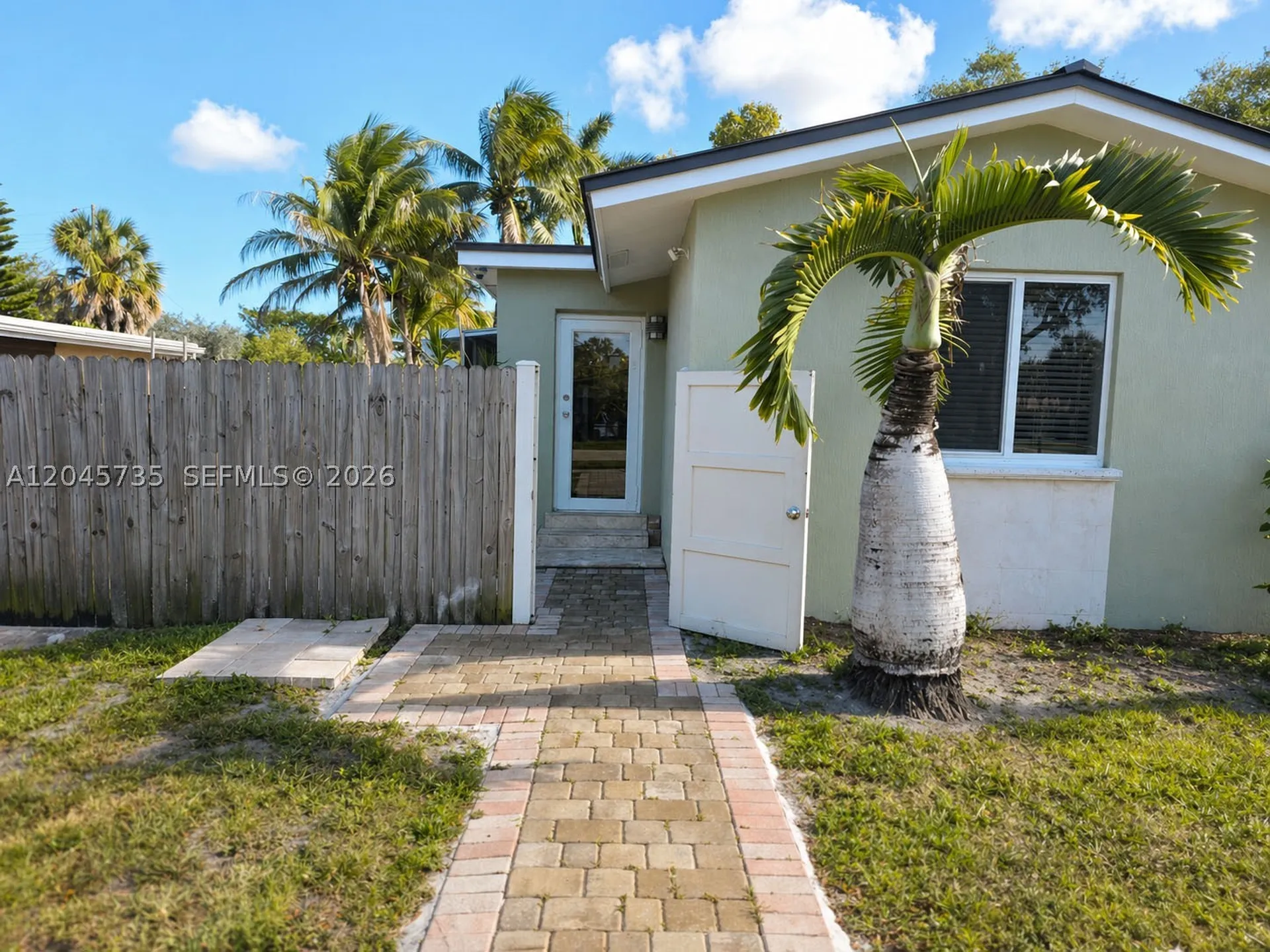 2111 N 26th Avenue Hollywood FL 33020