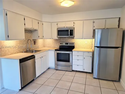 2111 N 26th Avenue Hollywood FL 33020