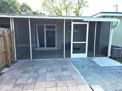 2111 N 26th Avenue Hollywood FL 33020