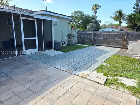 2111 N 26th Avenue Hollywood FL 33020