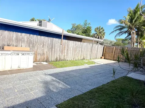 2111 N 26th Avenue Hollywood FL 33020