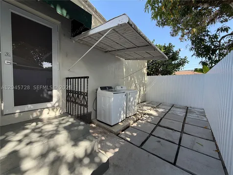 2112 SW 60th Court Miami FL 33155