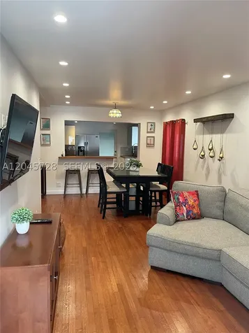 2112 SW 60th Court Miami FL 33155