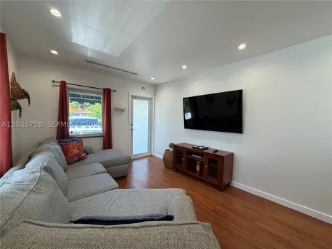 2112 SW 60th Court Miami FL 33155