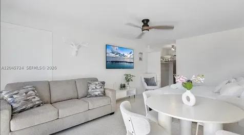 333 Palm Street Hollywood FL 33019