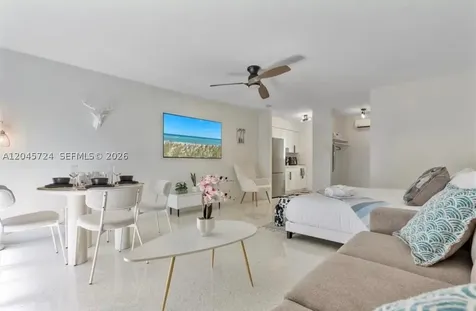 333 Palm Street Hollywood FL 33019